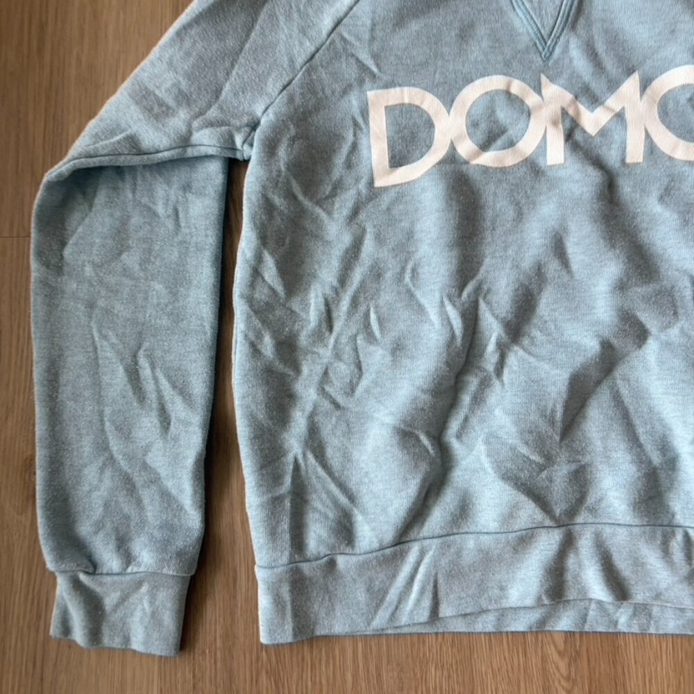 ** Marine Layer Women's Light Blue DOMO Pullover Sweatshirt Medium - Picture 2 of 6